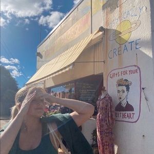 Meet your Posher, Chloe